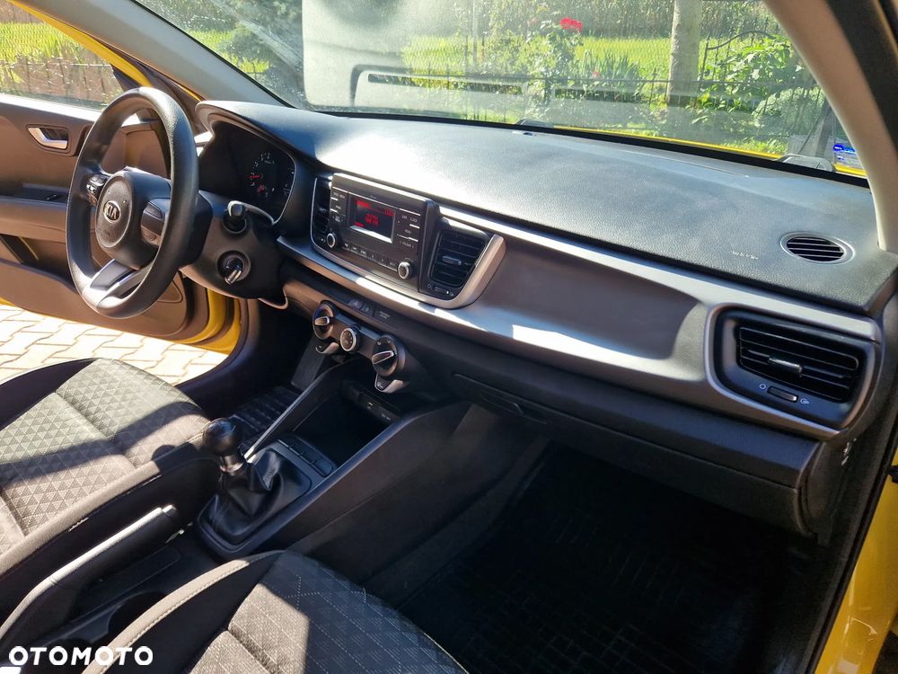 Kia Rio 1.2 L - 25