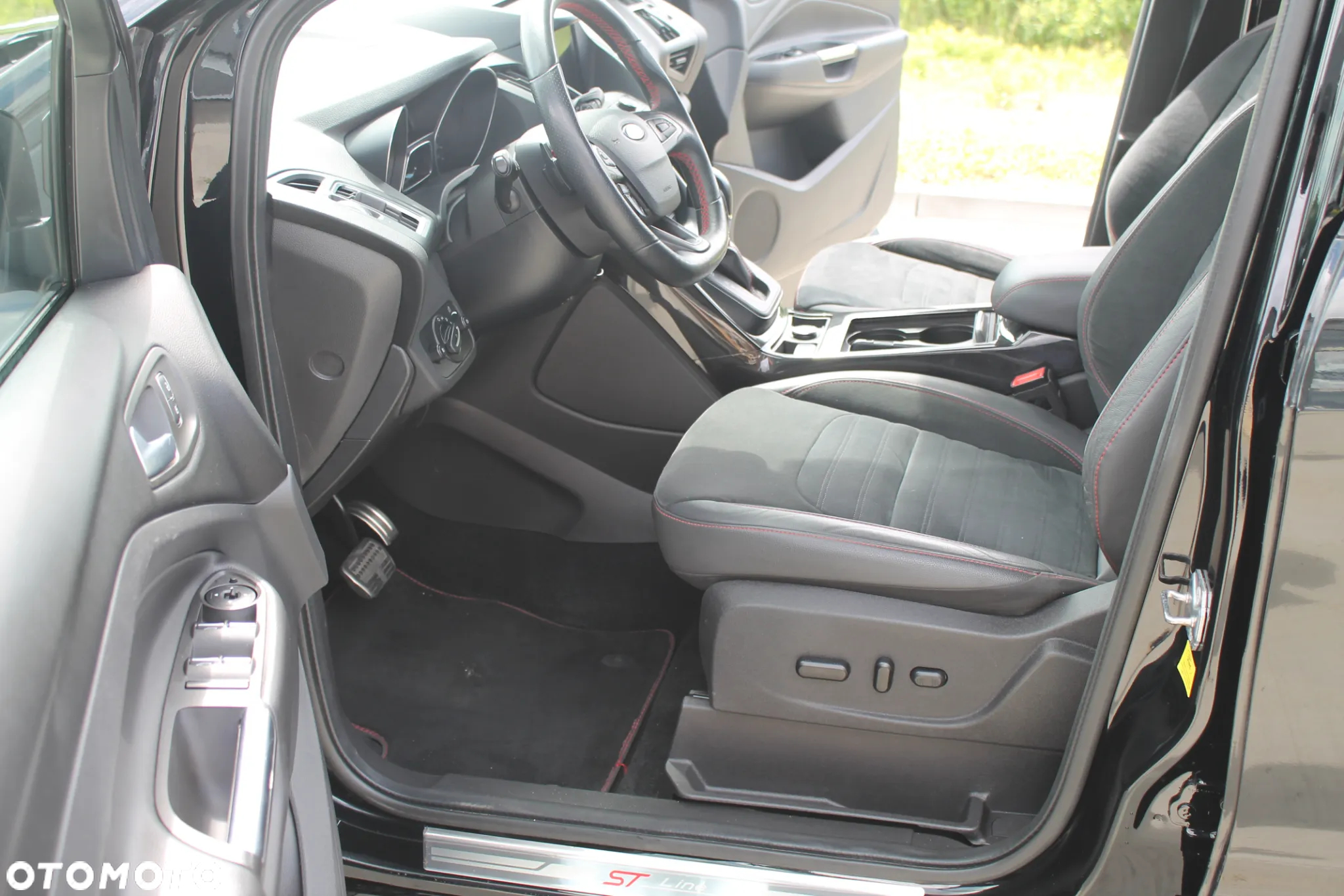 Ford Kuga 2.0 TDCi 4x4 ST-Line - 16