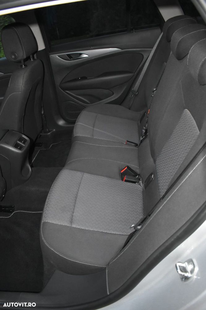 Opel Insignia - 19
