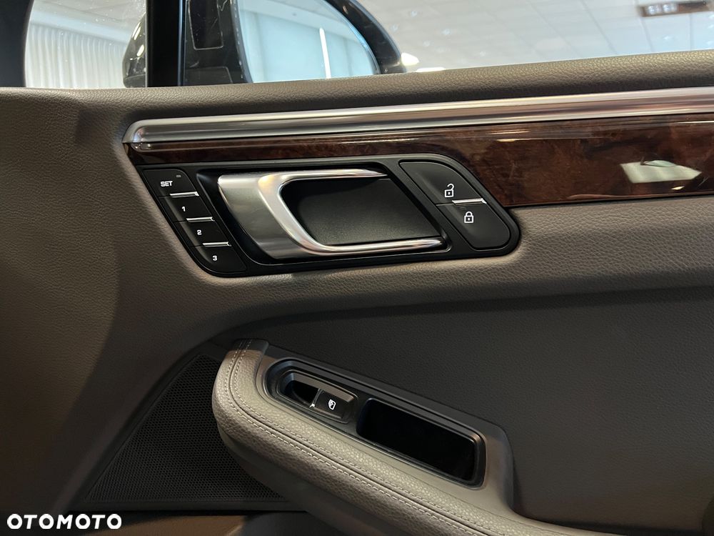 Porsche Macan - 8