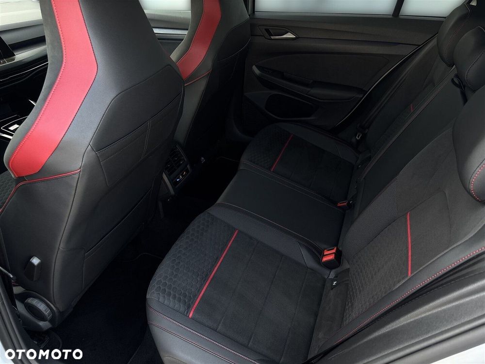 Volkswagen Golf - 12