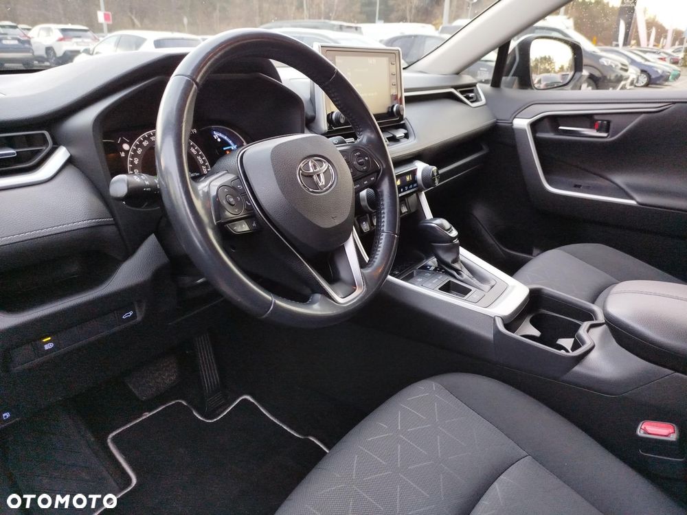 Toyota RAV4 - 10