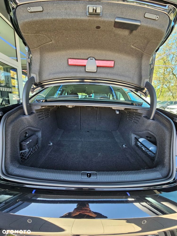 Audi A4 Limousine - 33