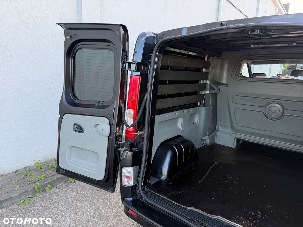 Opel Vivaro L2H1 2.9t - 31