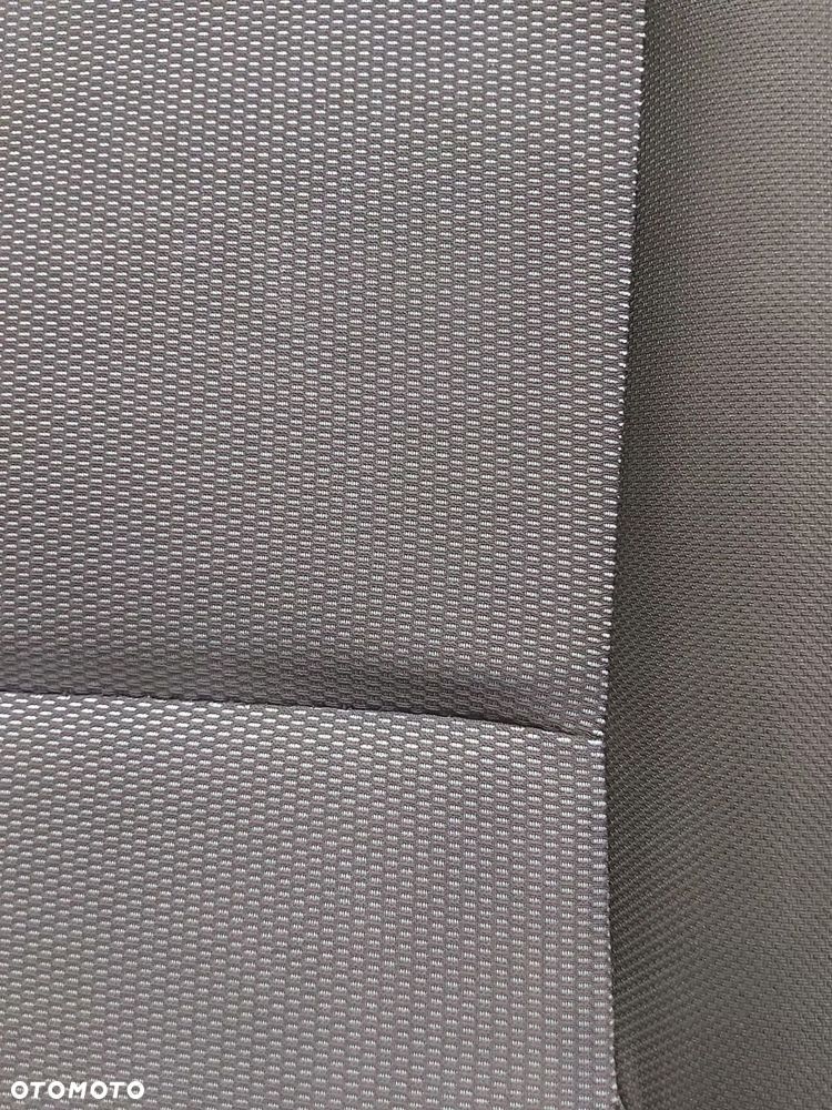 Toyota Corolla Verso II 04-08r fotel LEWY tył tylny 2 II rząd rączka - 4