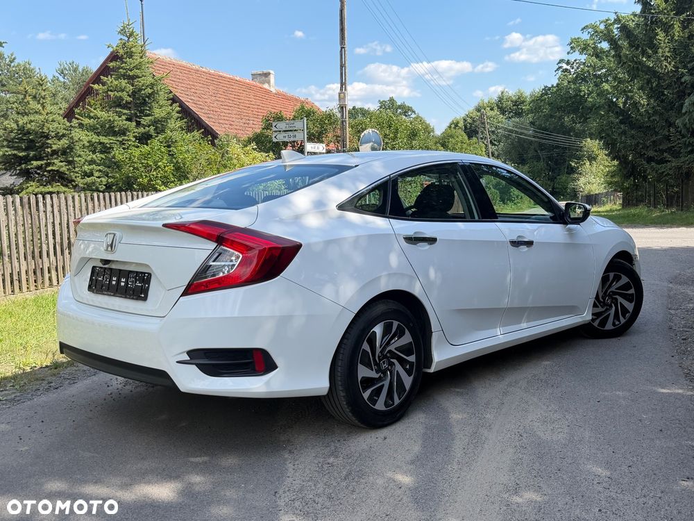Honda Civic 1.5 i-VTEC Turbo CVT Elegance - 24