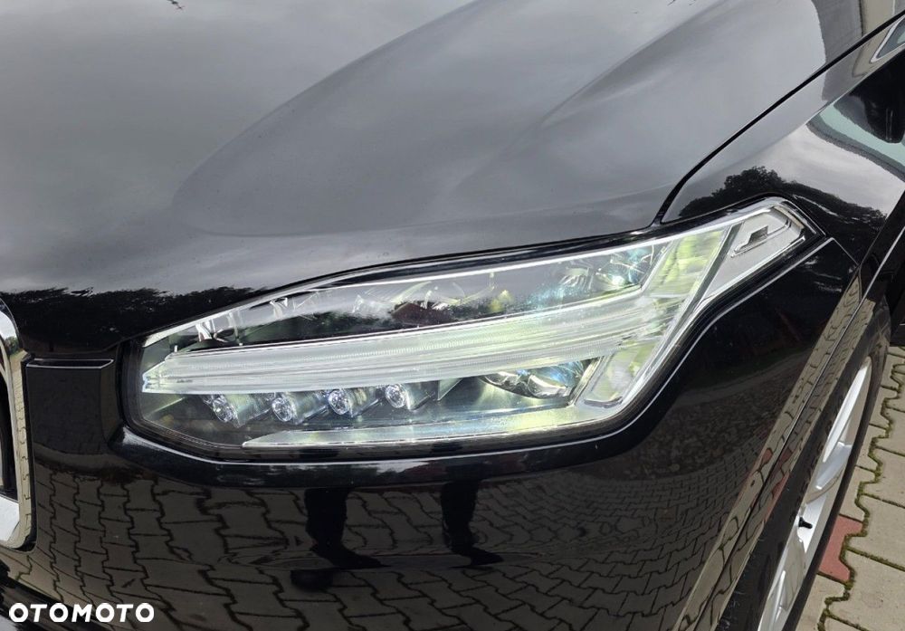 Volvo XC 90 - 35