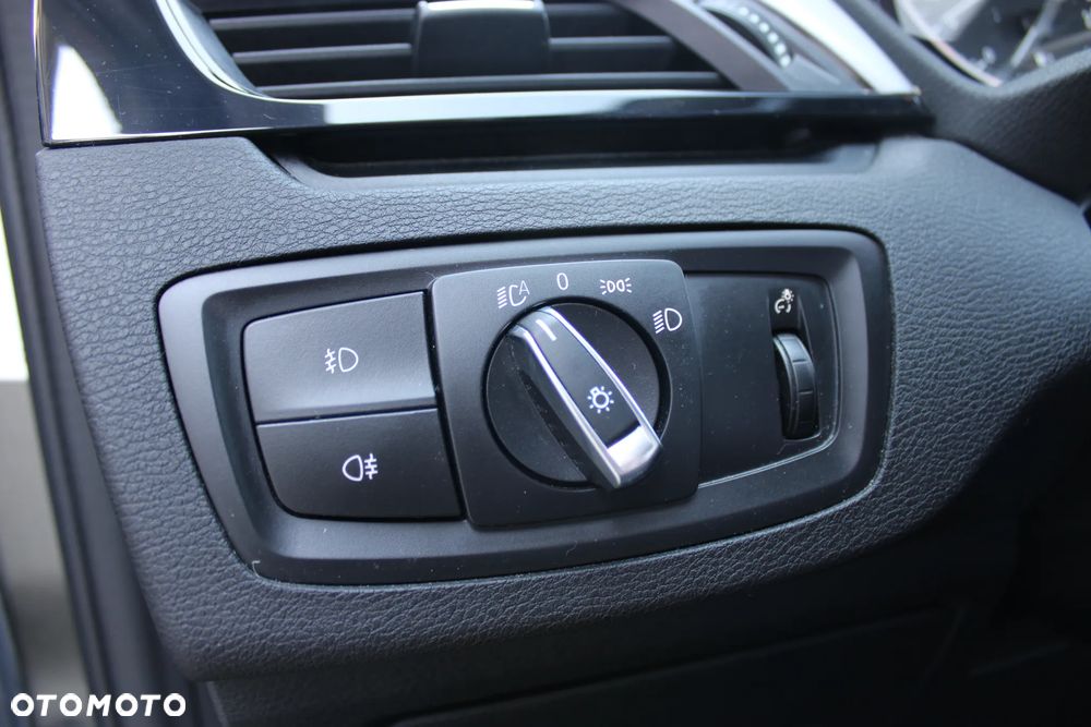BMW X1 xDrive20i Advantage - 27
