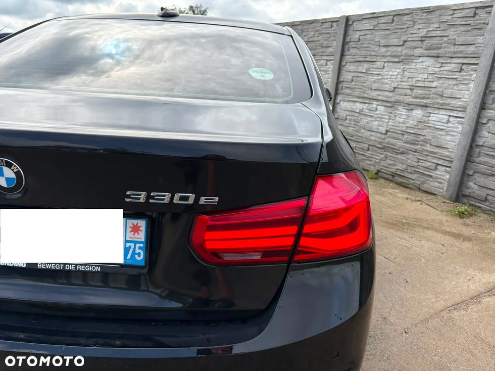 BMW Seria 3 330e iPerformance Sport Line - 19