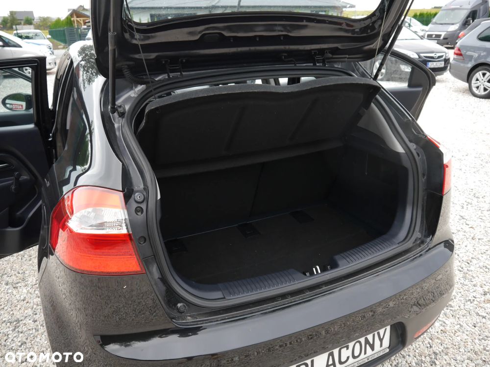 Kia Rio 1.1 CRDI Attract - 23