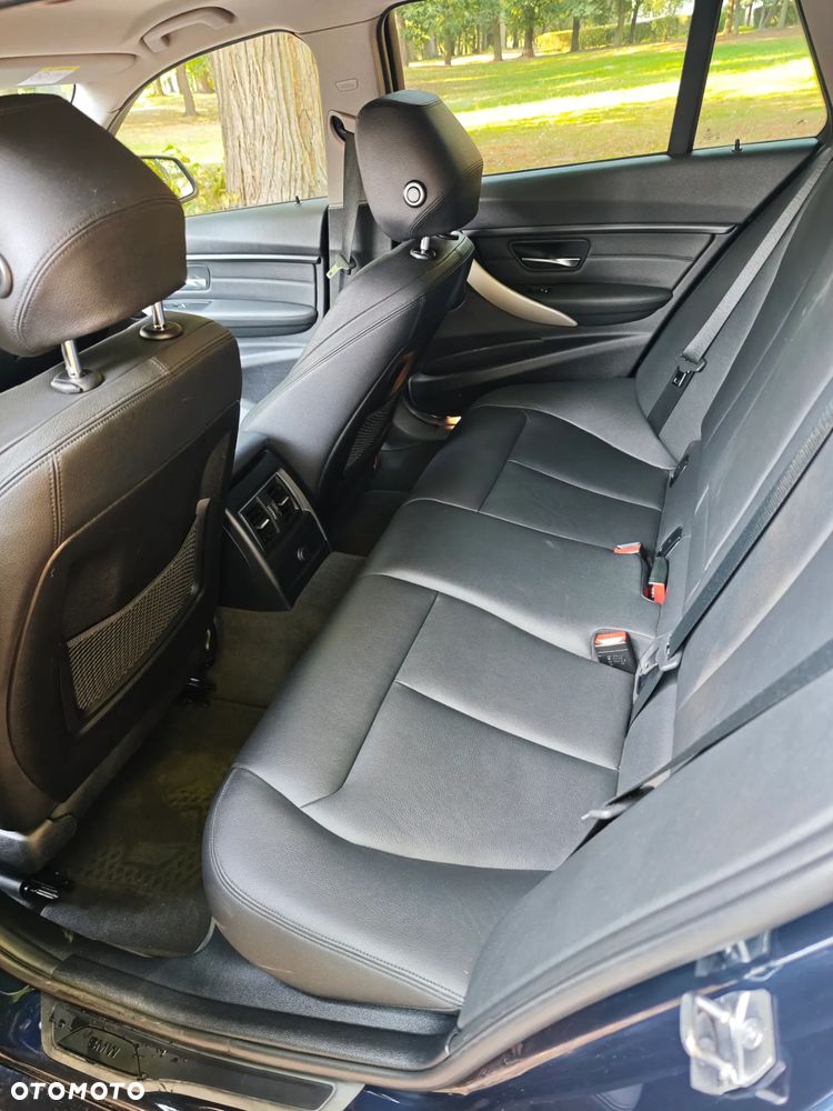 BMW Seria 3 330d Touring Sport Line - 20