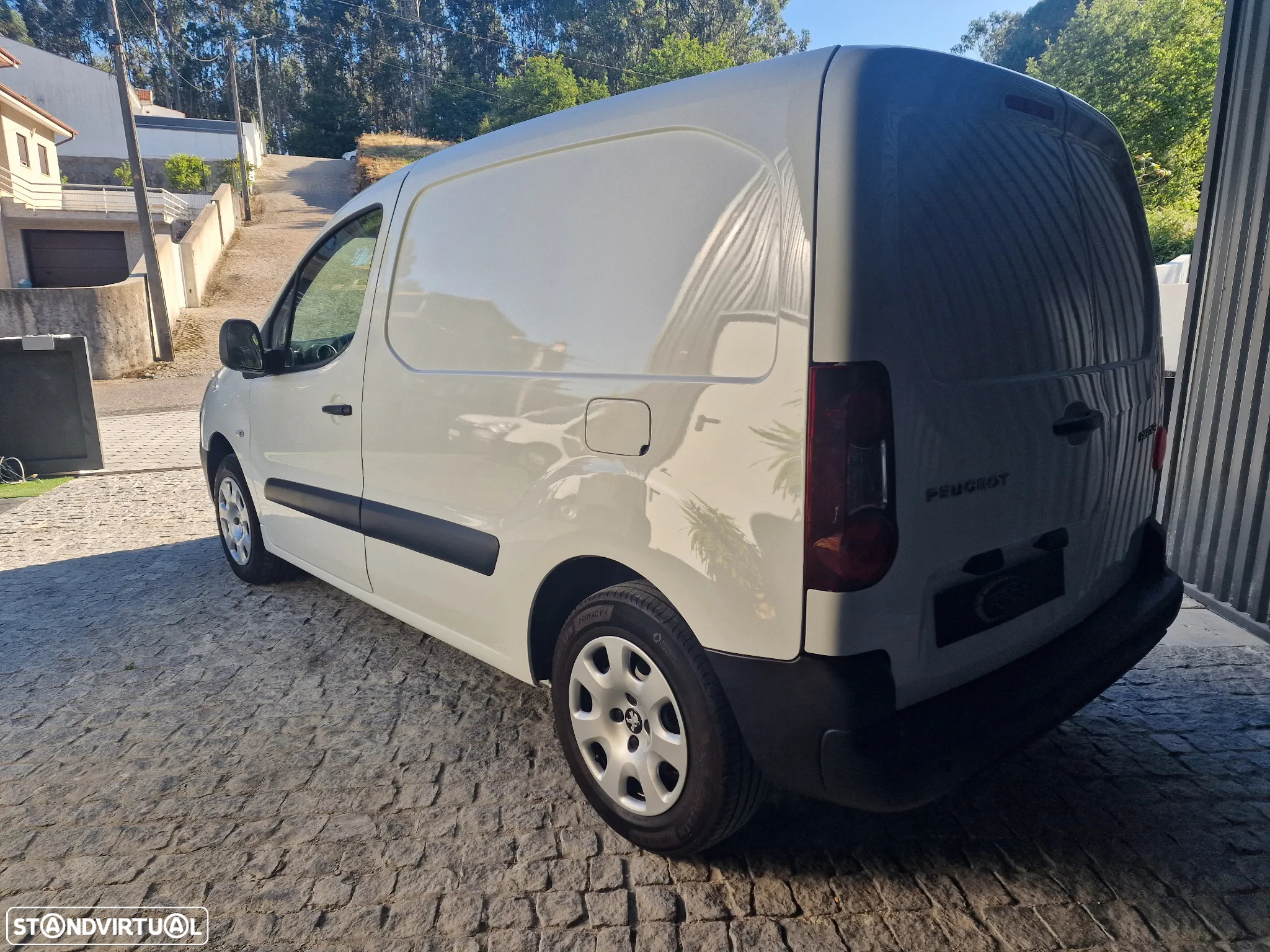 Peugeot PARTNER 1,6 HDI PREMIUM 100CV 3 LUG GPS - 4