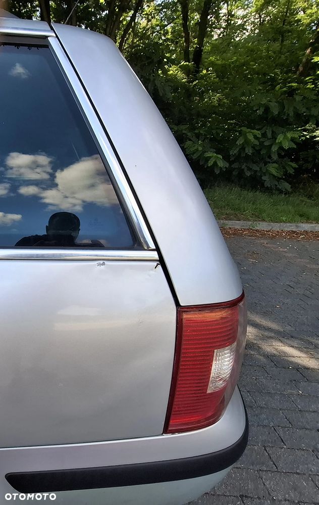 Volkswagen Passat 1.9 TDI Comfortline - 6