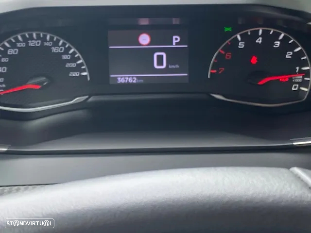 Peugeot 2008 PureTech 130 EAT8 Allure - 9