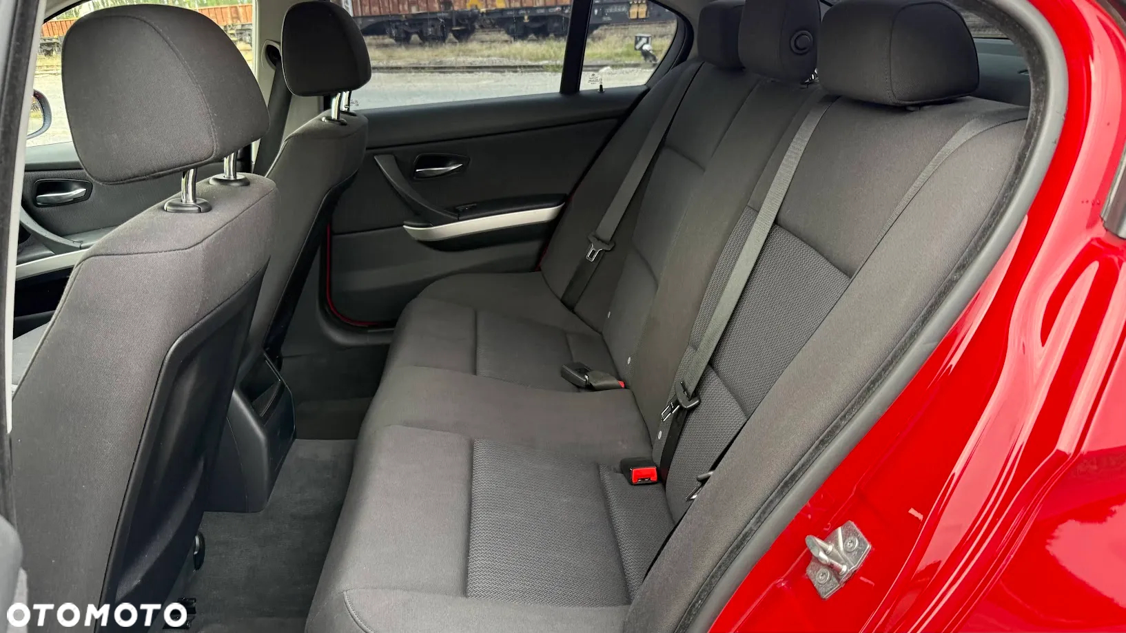 BMW Seria 3 318i Edition Sport - 16