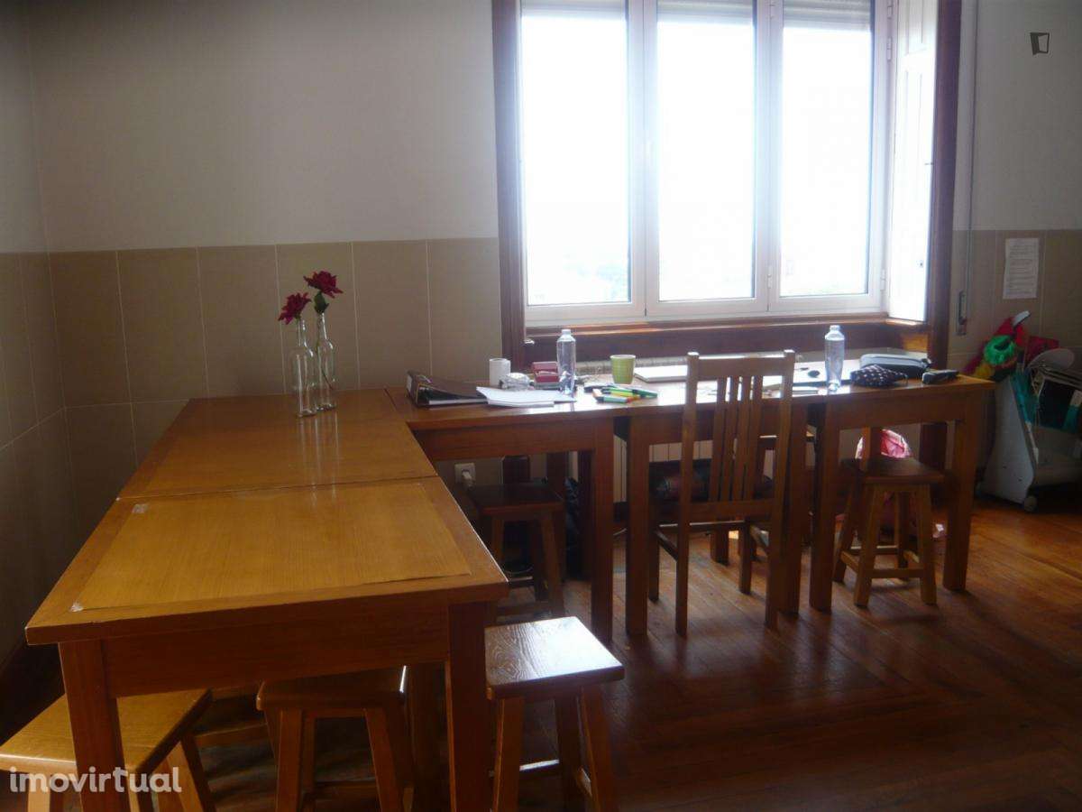 Quarto - localizado em Cidral Coimbra - Grande imagem: 3/10