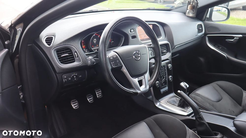 Volvo V40 D3 Drive-E R-Design Momentum - 14