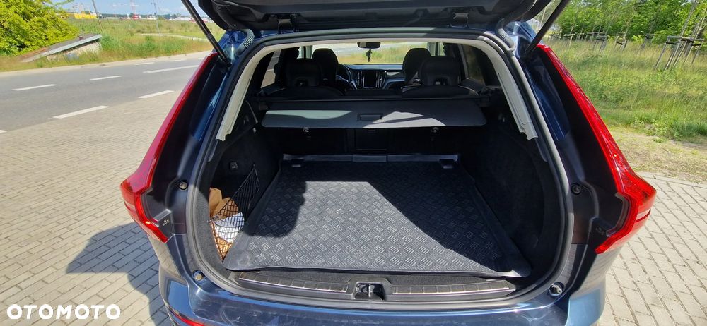 Volvo XC 60 B4 B Momentum - 13