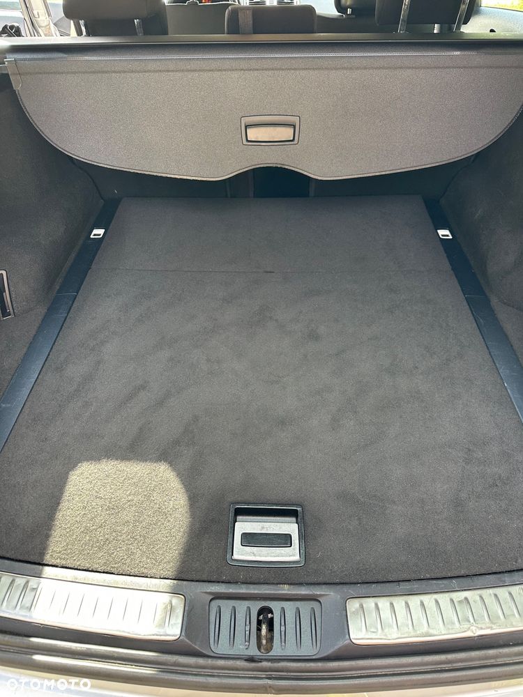 Toyota Avensis 1.8 Executive - 32