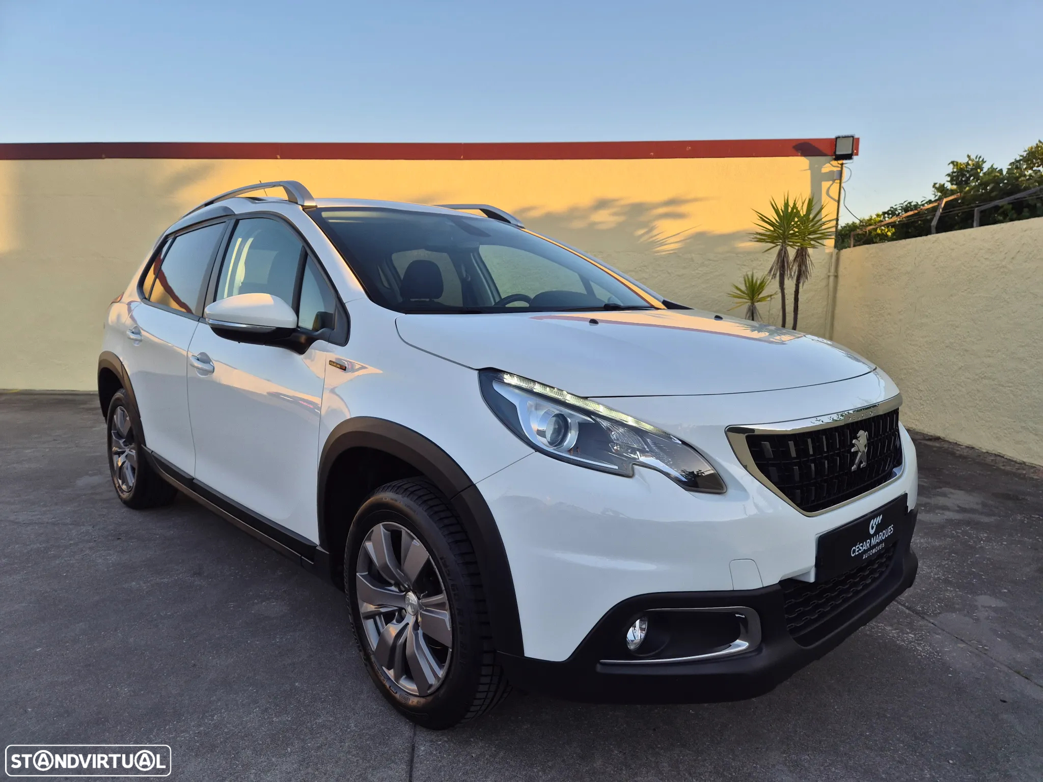 Peugeot 2008 1.2 PureTech Style - 10