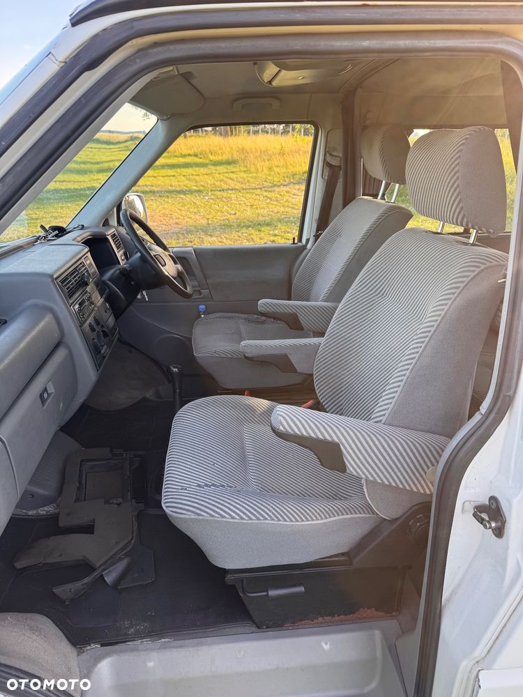 Volkswagen Caravelle Basis / CL - 15
