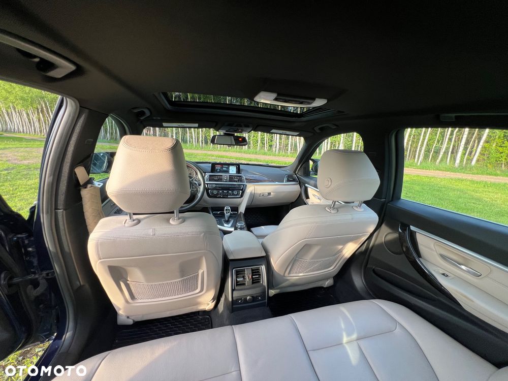 BMW Seria 3 330i xDrive Sport Line - 29