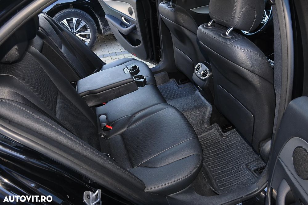 Mercedes-Benz E 220 d 9G-TRONIC - 8