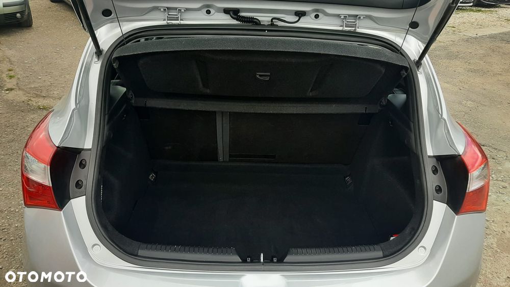 Hyundai i30 blue 1.6 CRDi Classic - 10