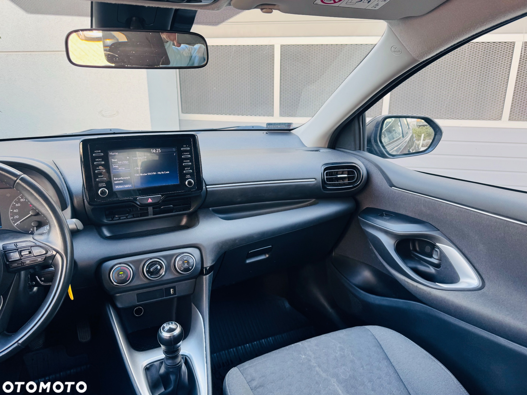 Toyota Yaris - 25