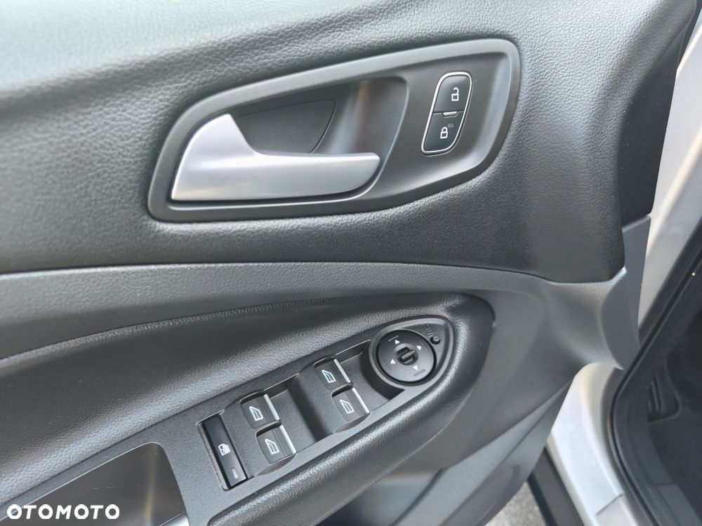 Ford Kuga 2.0 TDCi 4x4 Titanium - 24