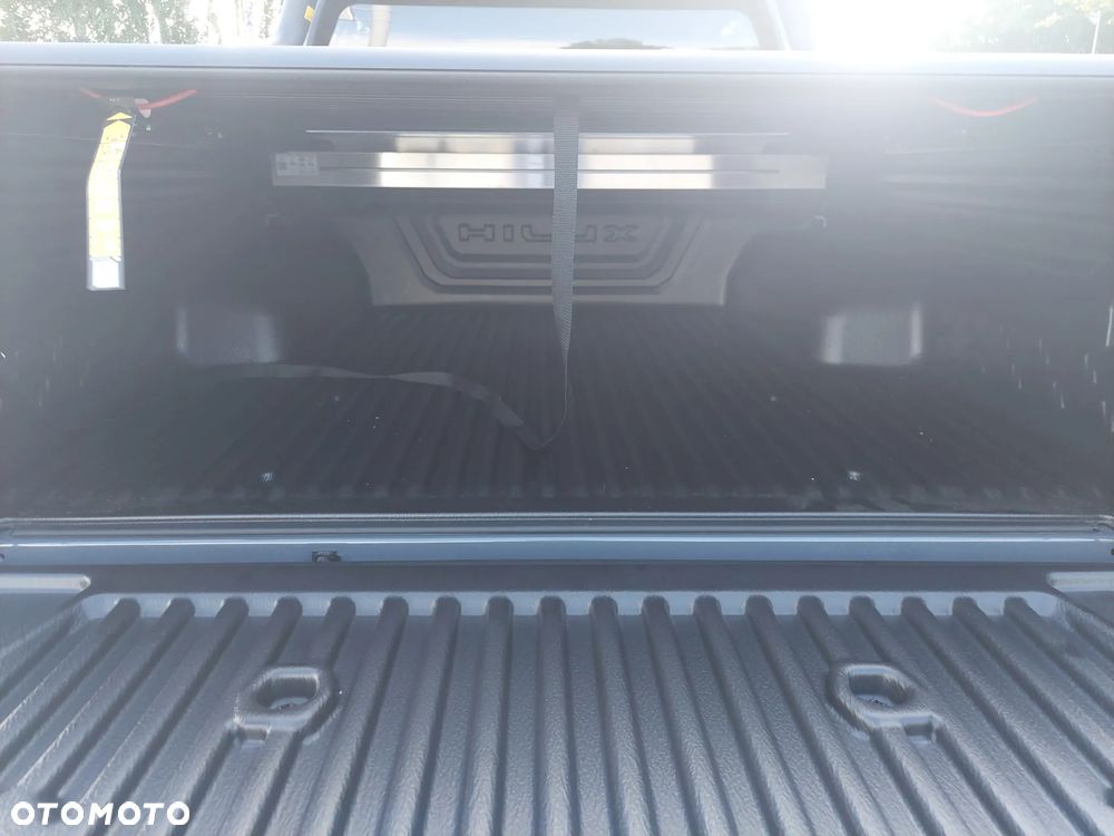 Toyota Hilux 2.8 D-4D mHEV Double Cab Invincible 4x4 - 9