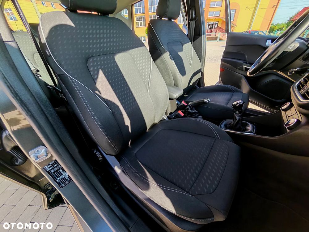 Ford Fiesta - 25