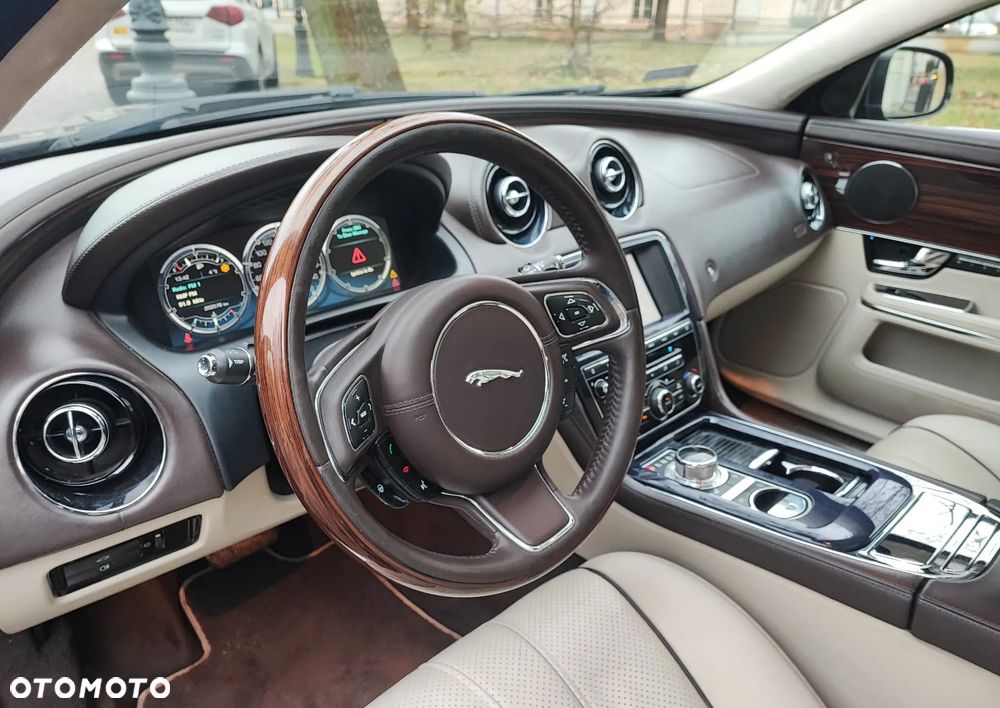 Jaguar XJ 3.0 D V6 LWB Premium Luxury - 7