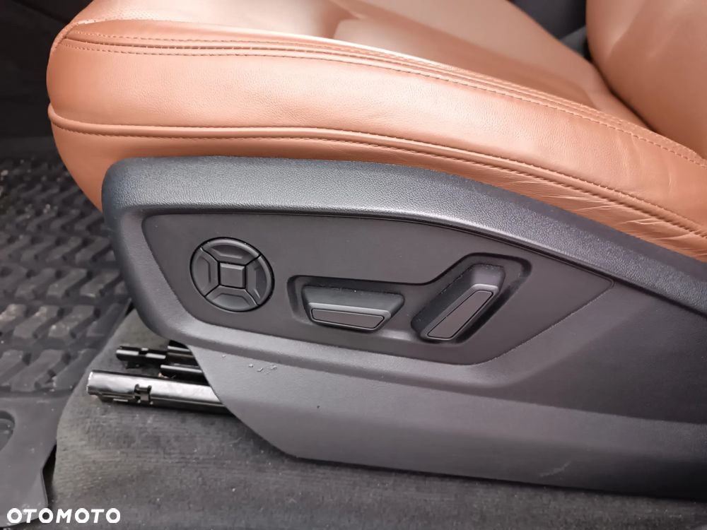 Audi Q8 55 TFSI quattro tiptronic - 15