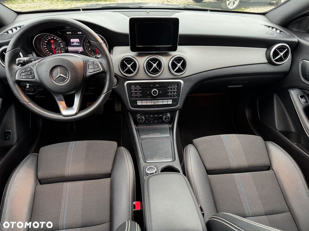 Mercedes-Benz CLA 180 7G-DCT UrbanStyle Edition - 6