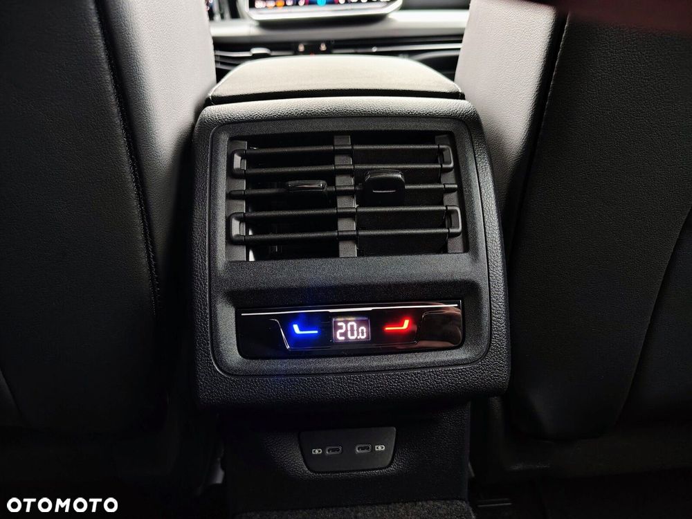 Volkswagen Golf - 24