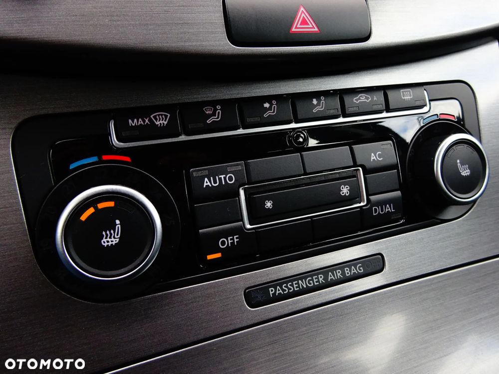 Volkswagen Passat - 12