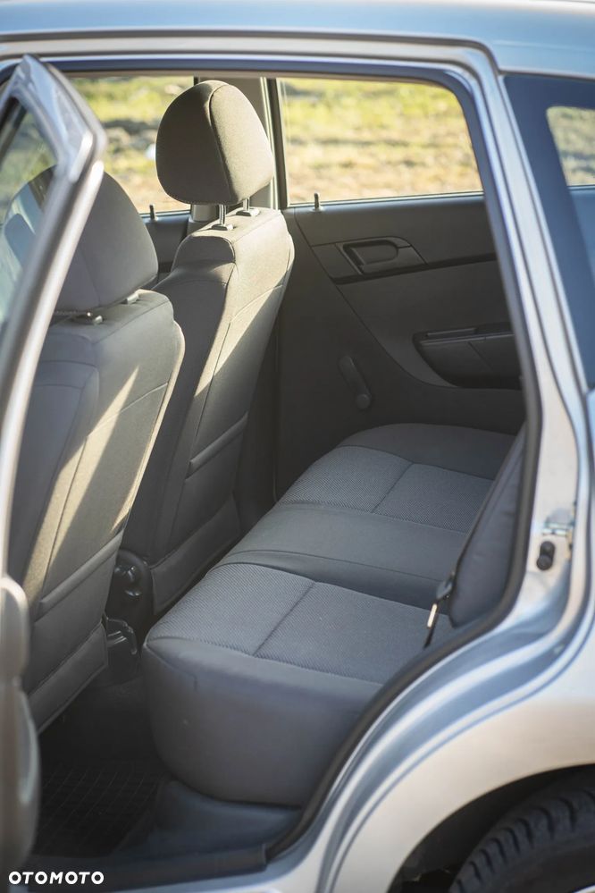 Chevrolet Aveo 1.2 16V Base - 5