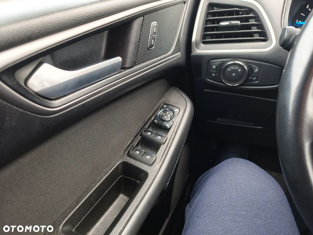 Ford S-Max 2.0 EcoBlue Titanium - 2