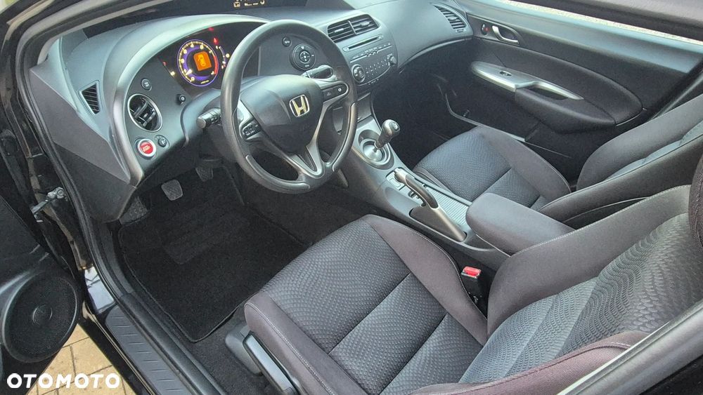 Honda Civic 1.4 i-VTEC Comfort Black Edition - 19