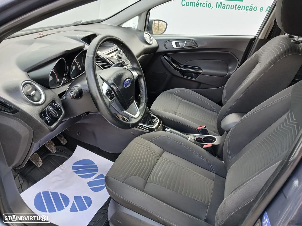 Ford Fiesta 1.0 T EcoBoost Titanium - 32
