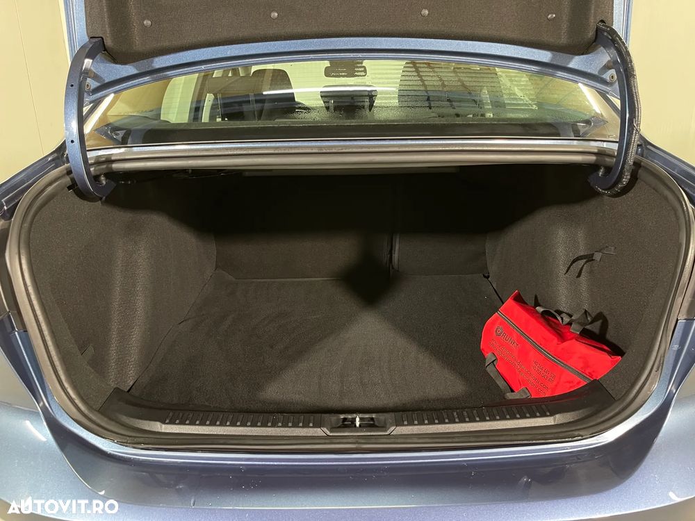 Ford Focus 1.0 EcoBoost Trend Edition - 11