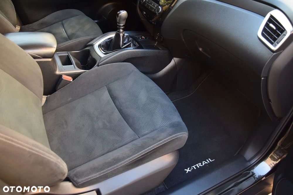 Nissan X-Trail 1.6 DIG-T Visia 2WD - 16