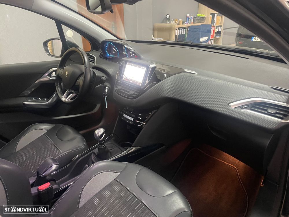 Peugeot 2008 PureTech 130 Stop&Start Allure - 16