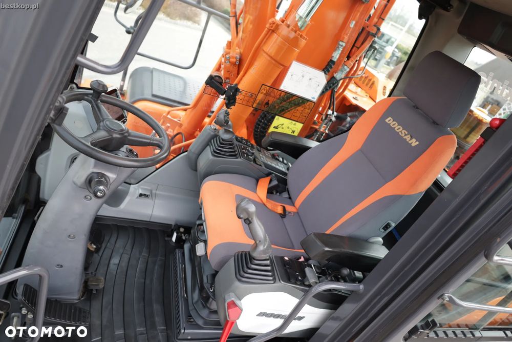 Doosan DX140W-3 - 26