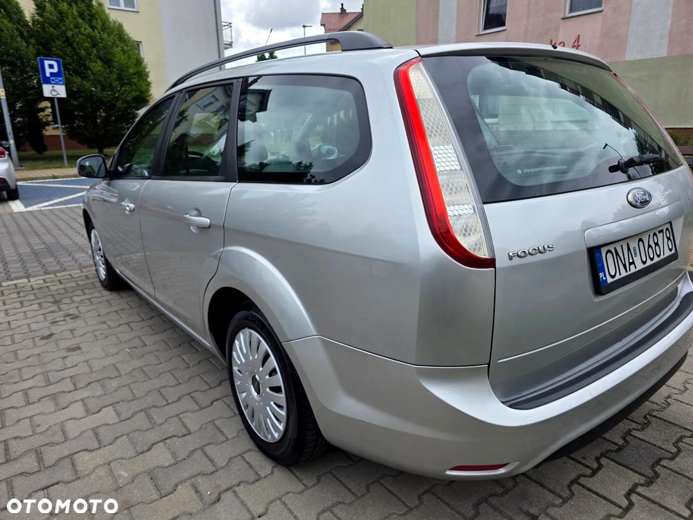 Ford Focus 1.6 TDCi DPF Style - 12