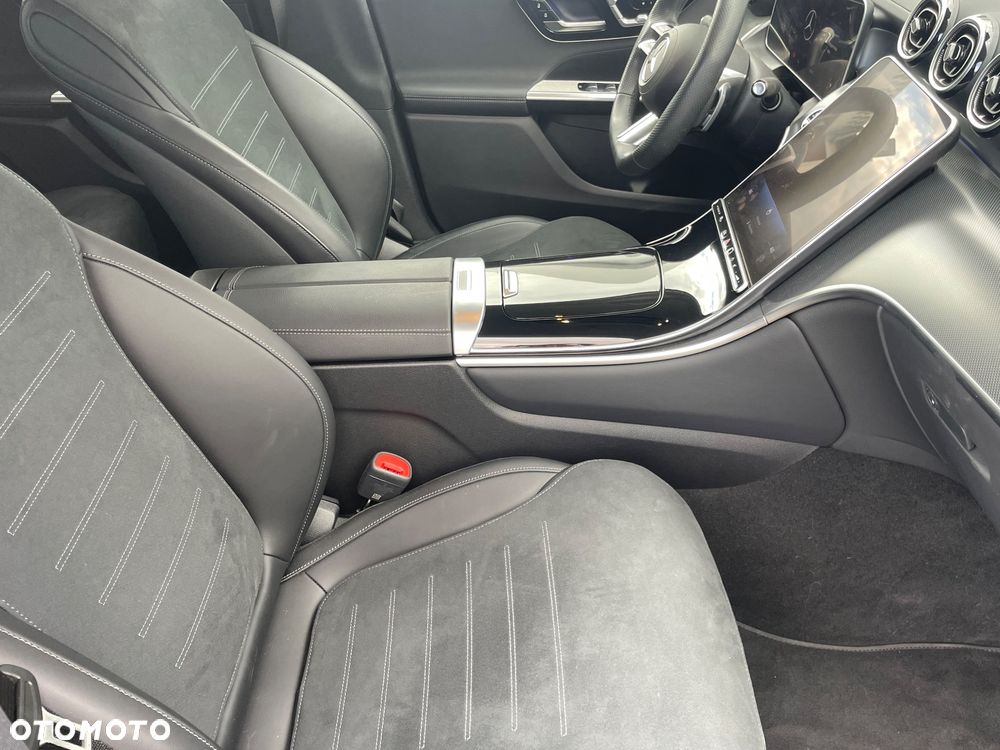 Mercedes-Benz GLC 220 d 4Matic 9G-TRONIC AMG Line Advanced - 12
