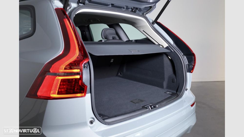 Volvo XC 60 2.0 T6 PHEV Core AWD - 21