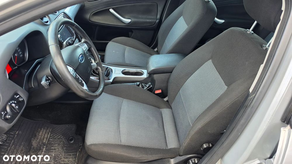 Ford Mondeo - 12