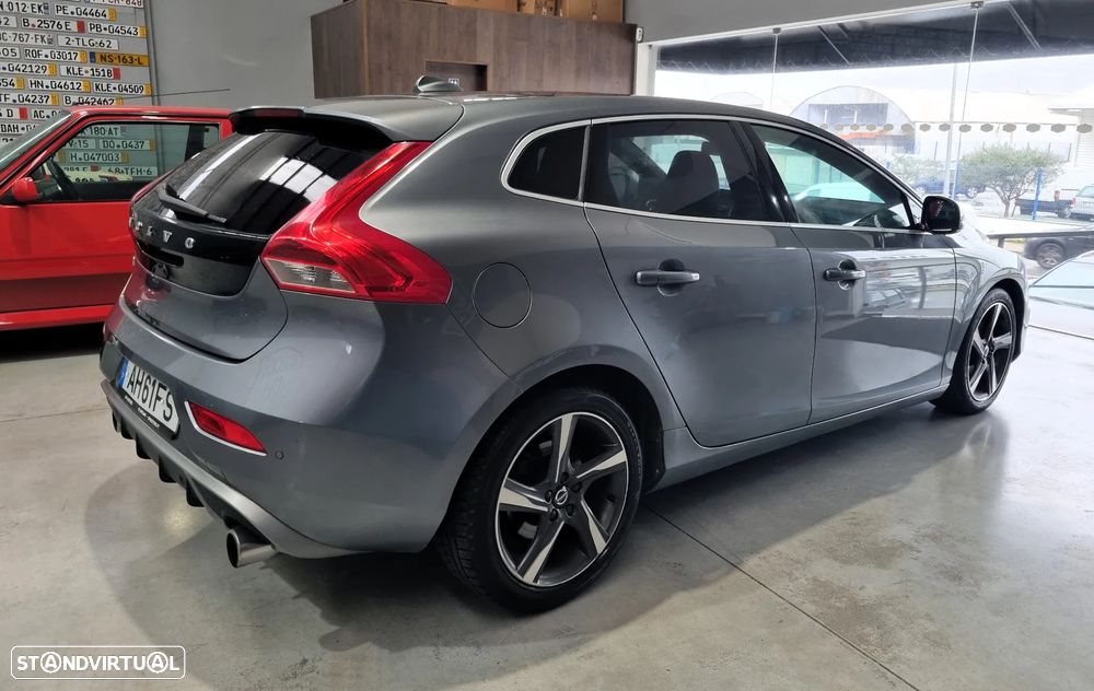 Volvo V40 1.6 D2 R-Design - 4